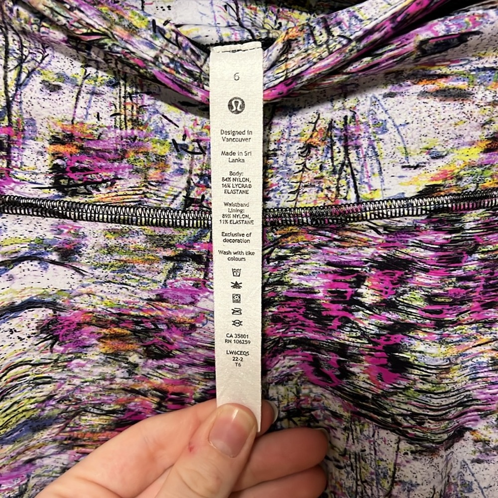 Lululemon Fast and Free High-Rise Crop 23"
Firework Floral Multi - Picture 6 of 6